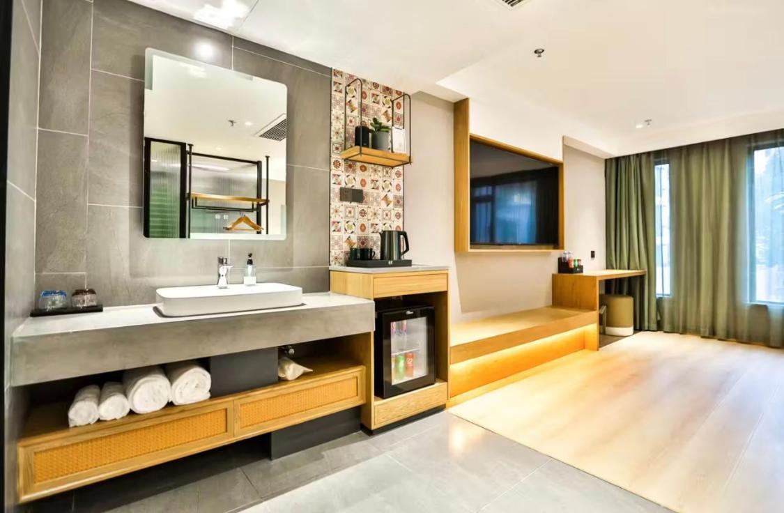 True Go Hotel - Shanghai Jing'An Temple Nanjing West Road المظهر الخارجي الصورة